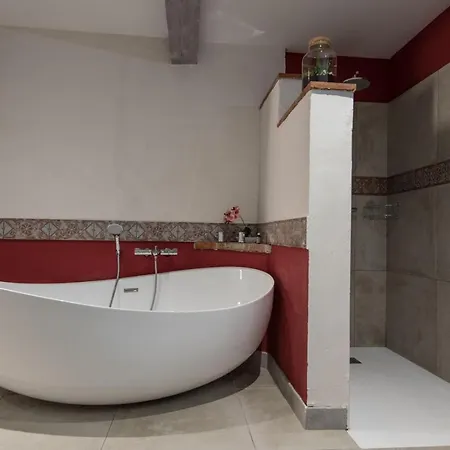 Konukevi Des Colombes D'hotes & Oms