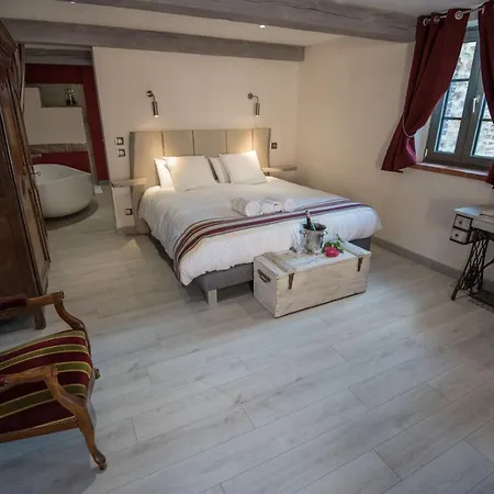 Des Colombes D'hotes & Oms