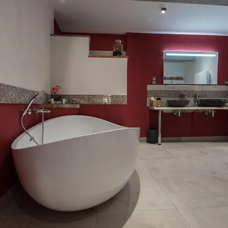 Des Colombes D'hotes & Konukevi 4*
