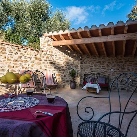Des Colombes D'hotes & Pensjonat Oms