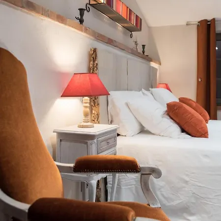 Des Colombes D'hotes & Konukevi 4*