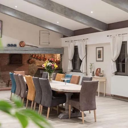 Des Colombes D'hotes & 4*