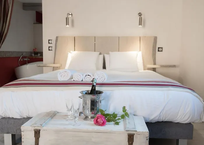 Des Colombes D'hotes & 4*