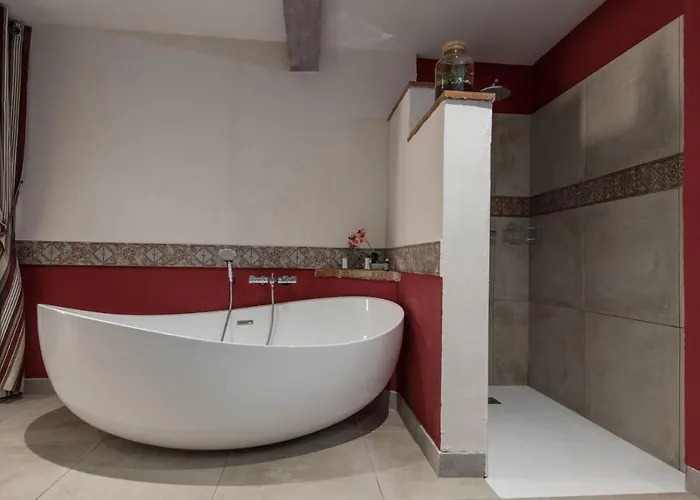Konukevi Des Colombes D'hotes & Oms