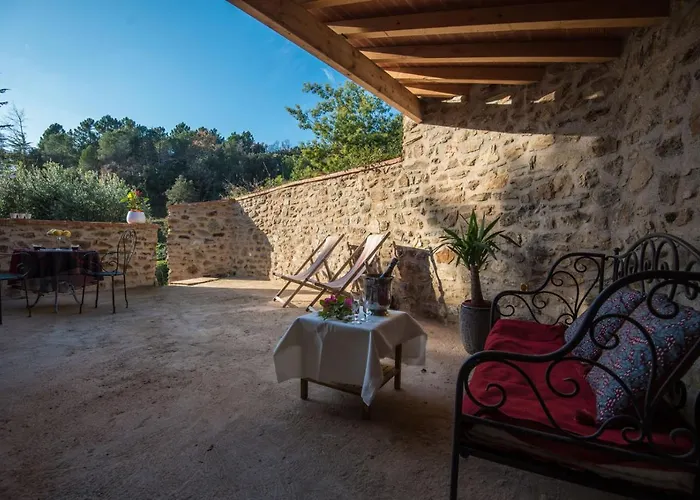 Des Colombes D'hotes & Konukevi 4*
