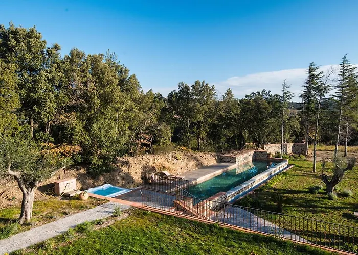 Des Colombes D'hotes & Oms