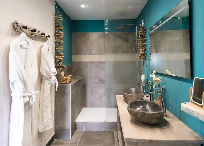 Des Colombes D'hotes & 4*