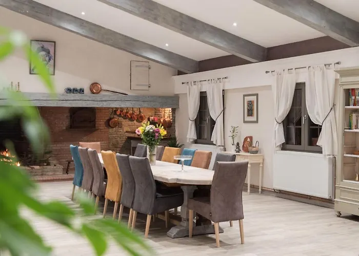 Des Colombes D'hotes & 4*