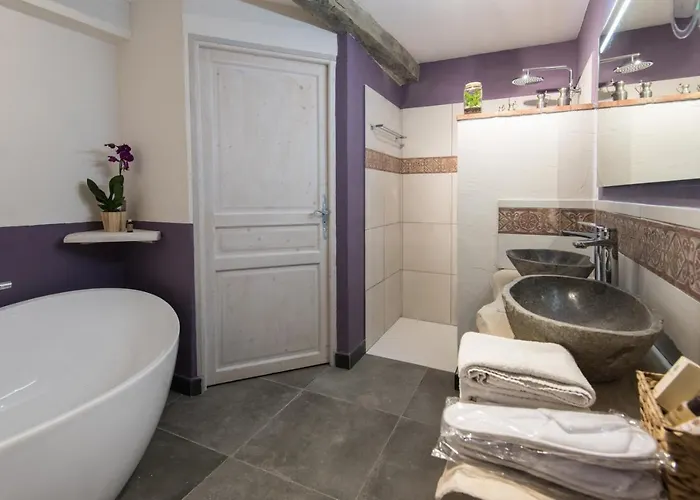 Des Colombes D'hotes & 4*