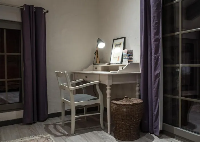 Des Colombes D'hotes & Oms